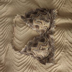 Victorias Secret PINK lace bralette, lightly lined. Size Large